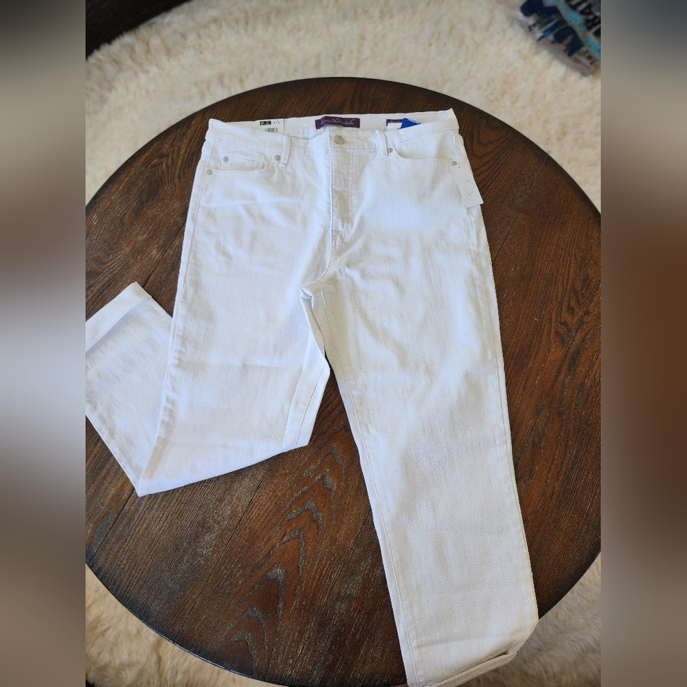 NWT Gloria Vanderbilt Cuffed Boyfriend Jean Size 10 Color White